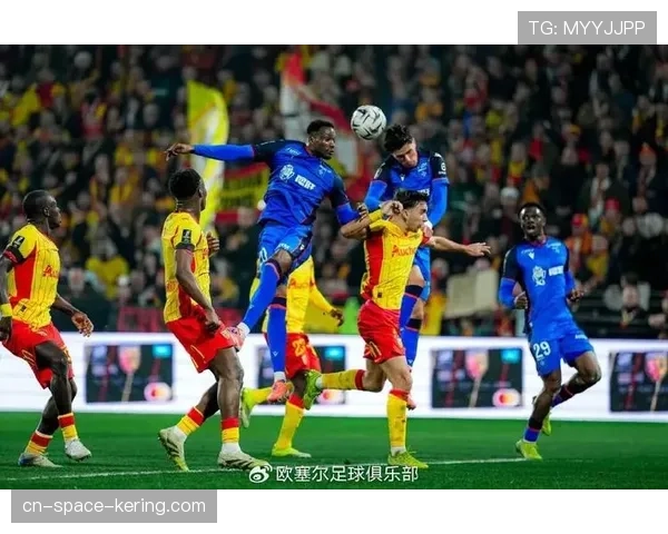 韦斯利·赛义德双响,朗斯客场半场2-0领先巴黎FC 韦斯利·赛义德双响,朗斯客场半场2-0领先巴黎FC