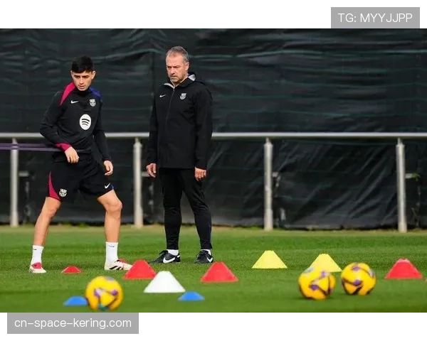 官方:巴萨与16岁梯队天才中场伊利亚斯-阿科马奇续约至2029年 官方:巴萨与16岁梯队天才中场伊利亚斯-阿科马奇续约至2029年